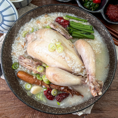 26년전통맛집 가마솥누룽지 수제 삼계탕1kg